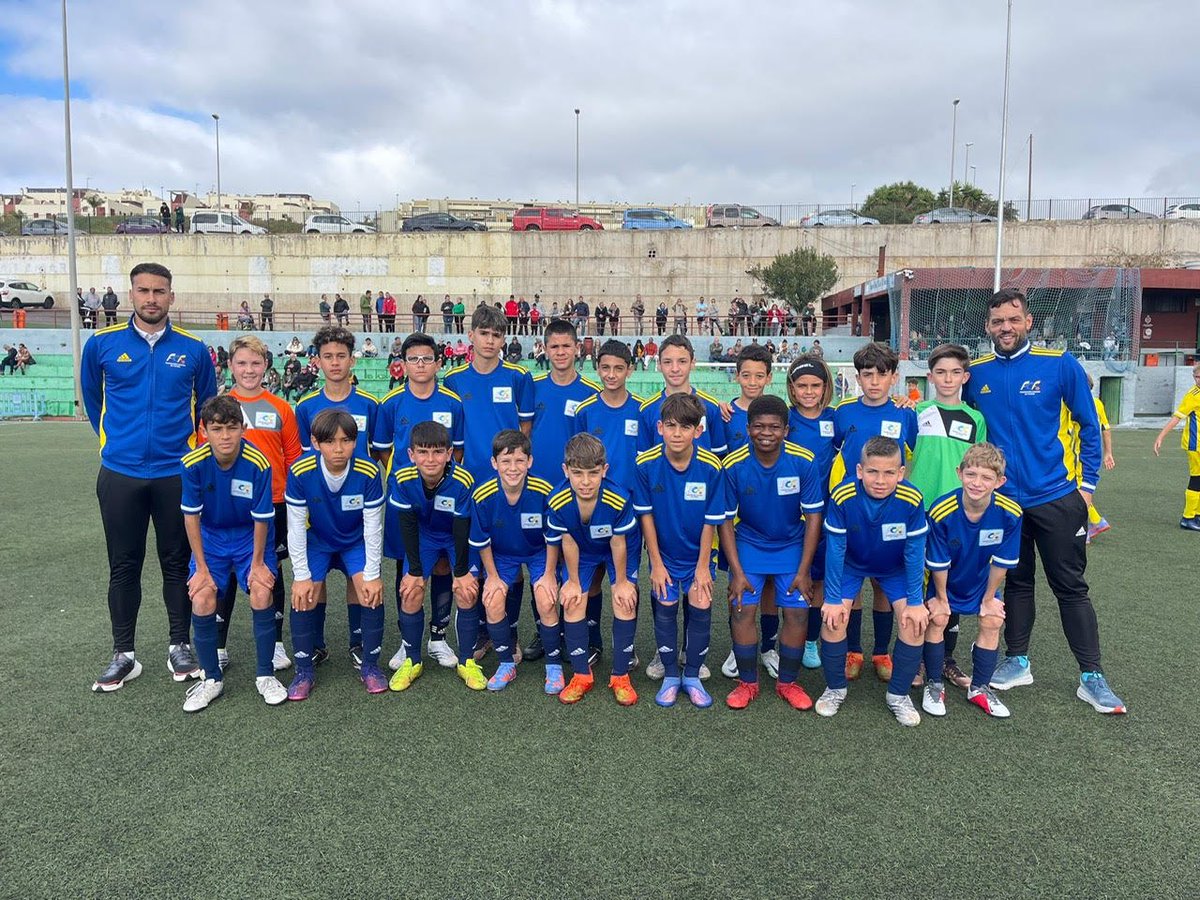 FIFTenerife's tweet photo. ⚽️ Las 𝐒𝐞𝐥𝐞𝐜𝐜𝐢𝐨𝐧𝐞𝐬 𝐀𝐥𝐞𝐯𝐢𝐧𝐞𝐬 𝐝𝐞 𝐓𝐞𝐧𝐞𝐫𝐢𝐟𝐞 disputan un triangular ‼️

🧠 Objetivo: Campeonato de España (del 27 al 30 de abril)

➕ℹ️ https://t.co/rPaoX0nyZk

#tenerife #federación https://t.co/0LlZtUzxze