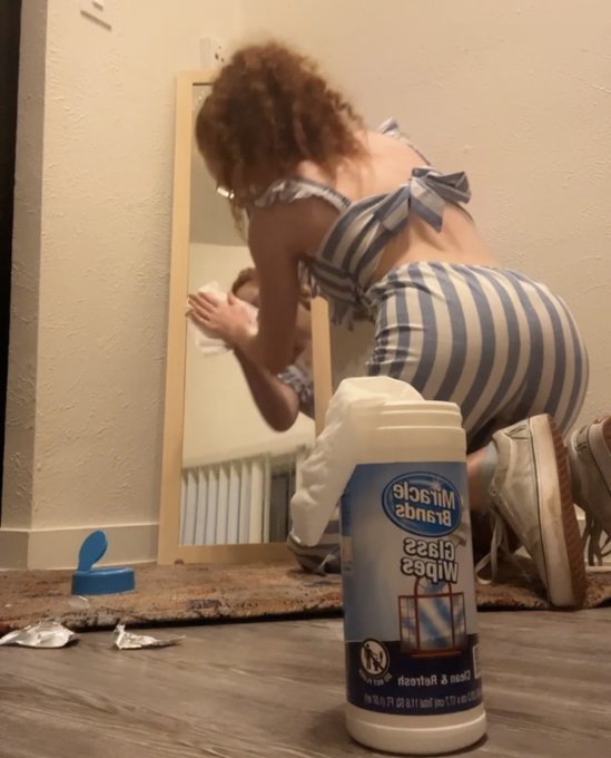 One of you motherfuckers sent me mirror cleaning products&hellip; I love you. https://t.co/V2p8Wsec1i<a href="/tag/may4thbewithyou"class="tags"><span>#may4thbewithyou</span></a>