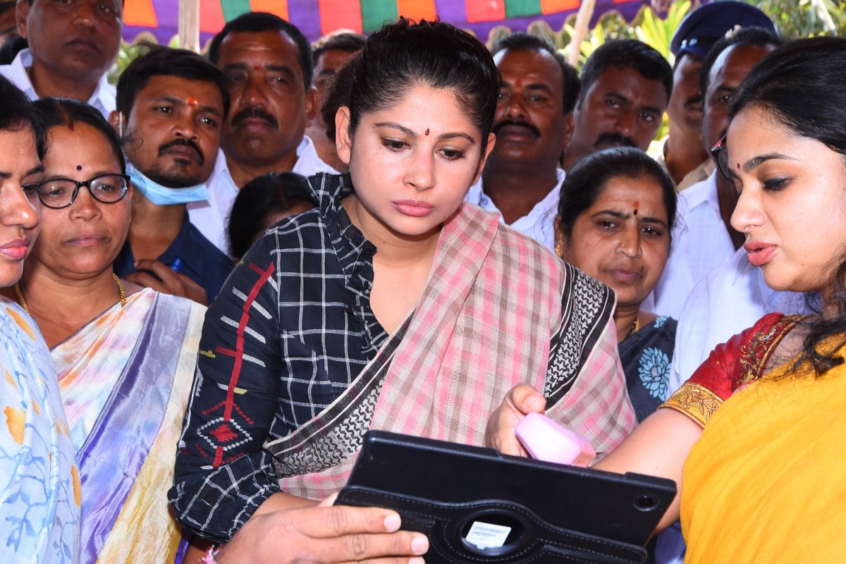 SmitaSabharwal's tweet photo. The high-point of my day !
Hearing young, rural, to-be moms talking with ease on their improved HB count ( haemoglobin). 
 #maternalhealth #Telangana https://t.co/hYThc2FuaO