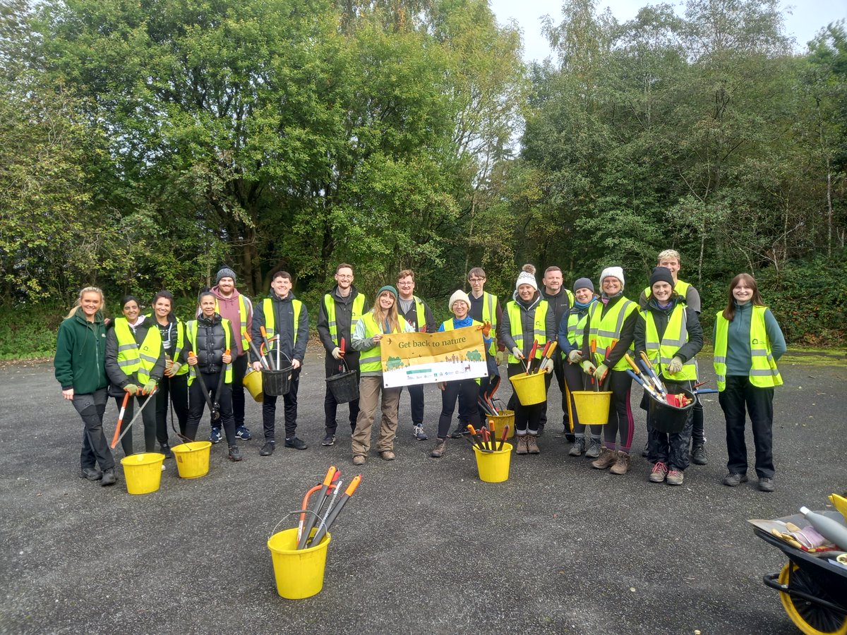 CityofTreesMcr's tweet photo. 1/2 
On Saturday we held the final public volunteering event for our Green Recovery Challenge Fund. 

Thank you to all who have volunteered in Wythenshawe &amp; Bury in the past year - your time &amp; effort has improved the woodlands immensely for wildlife &amp; communities that use them 💚 https://t.co/eYYQd9QIev