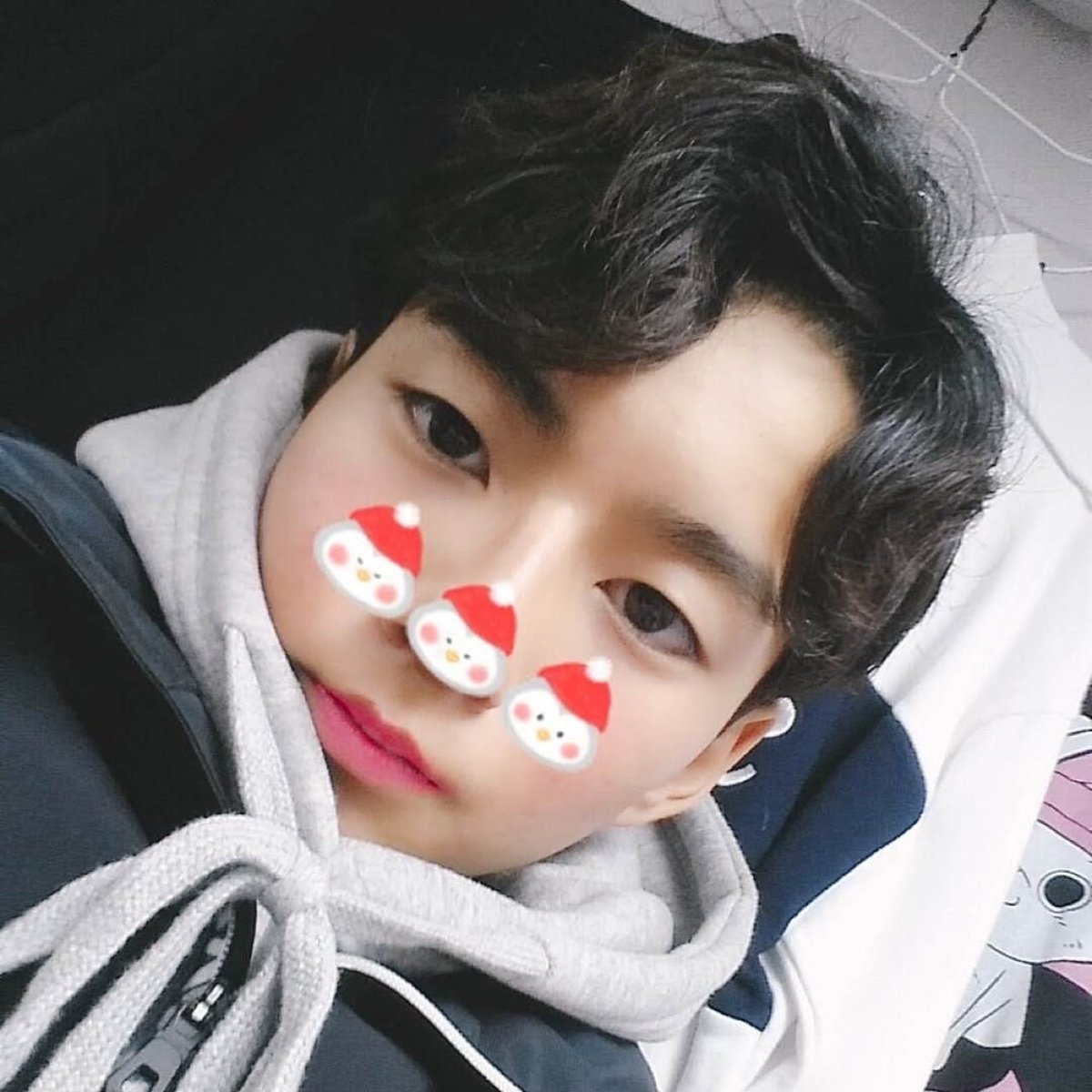 ooddee19's tweet photo. 하 잠만 스노우 감성까지 너무 중딩인데 ㅜㅜ https://t.co/GcnrJSpVaI