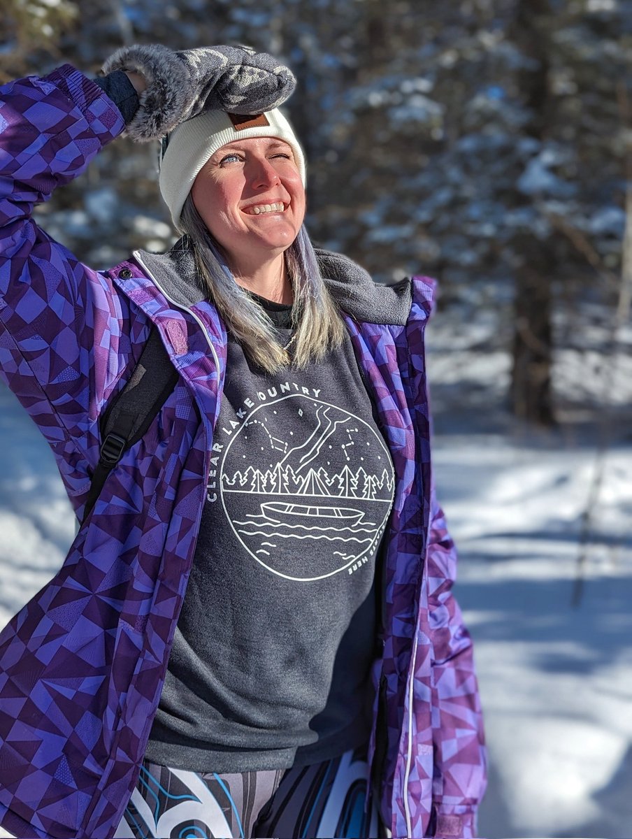 IBBtravel's tweet image. I'm blown away by how much outdoor adventure can be found so close to Wasagaming in @RidingNP! Fat biking, snowshoeing, skating &amp;amp; even kick sledding! Thrilled I was able to cross the latter off my bucket list! ❄️ #ExploreMB #ClearLakeCountry