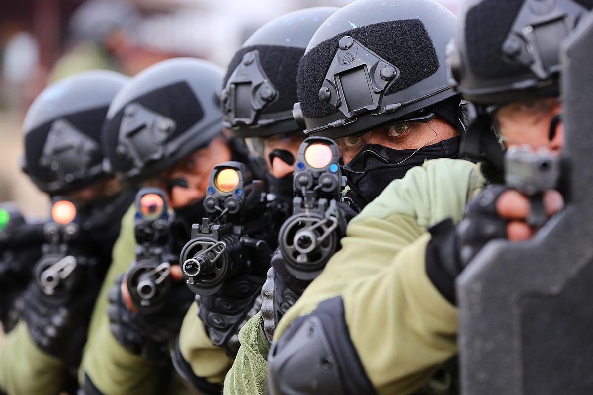 ashishsphotos's tweet image. Formation!

#commandos #kashmir #CRPF