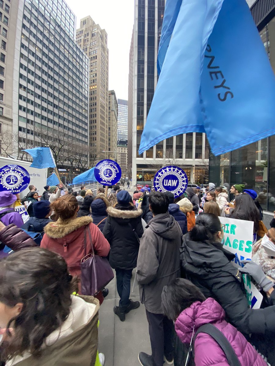 ABetterNYLAG's tweet photo. We are out here! The Union united will never be divided! #ABNStrike #NYLAGonStrike #UnitedWeStrike https://t.co/SaS2qYQPIp