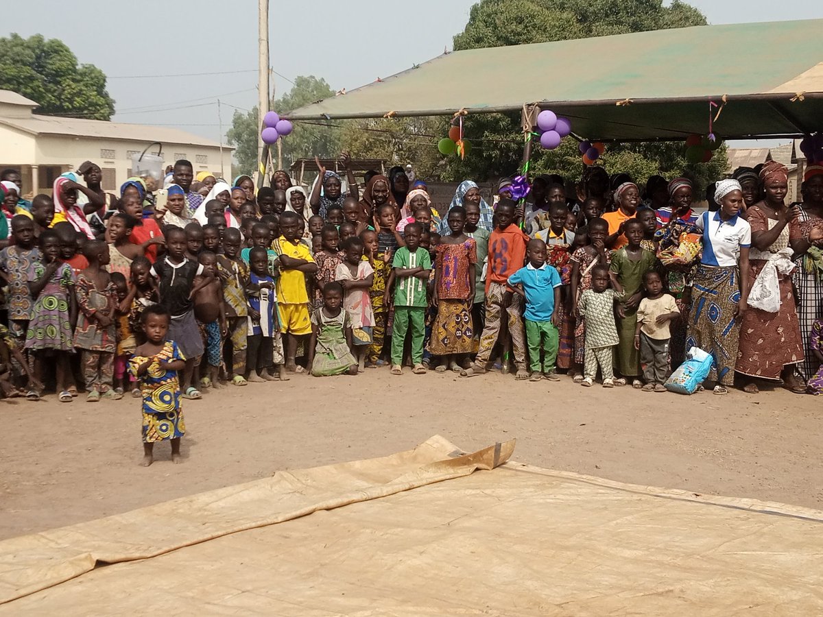 EugeneDeguenon's tweet photo. #SoFEC, c'est Soutenir les Femmes et les Enfants dans les communautés Cotonnières. Il vise à améliorer les moyens de subsistance et l'équité entre les sexes grâce aux chaînes de valeur agricoles.
#SoFEC_III
#SODECO
#Cargill
@CARE_BeninTogo https://t.co/2zBHQlEOpC
