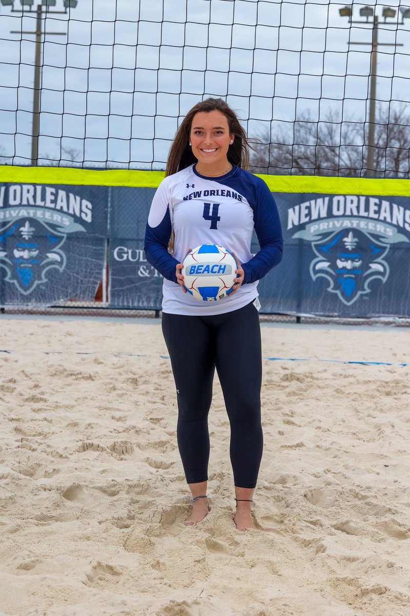 4 days to go until the 2023 season kicks off! #4 Hannah Volpi is back for year 4!

Hannah is a Senior Biological Science major from Metairie, LA. Hannah returns from an 18-16 record in 2022, primarily in the 2s pair!

Fun Fact- Hannah has 120 snakes in her house 🐍