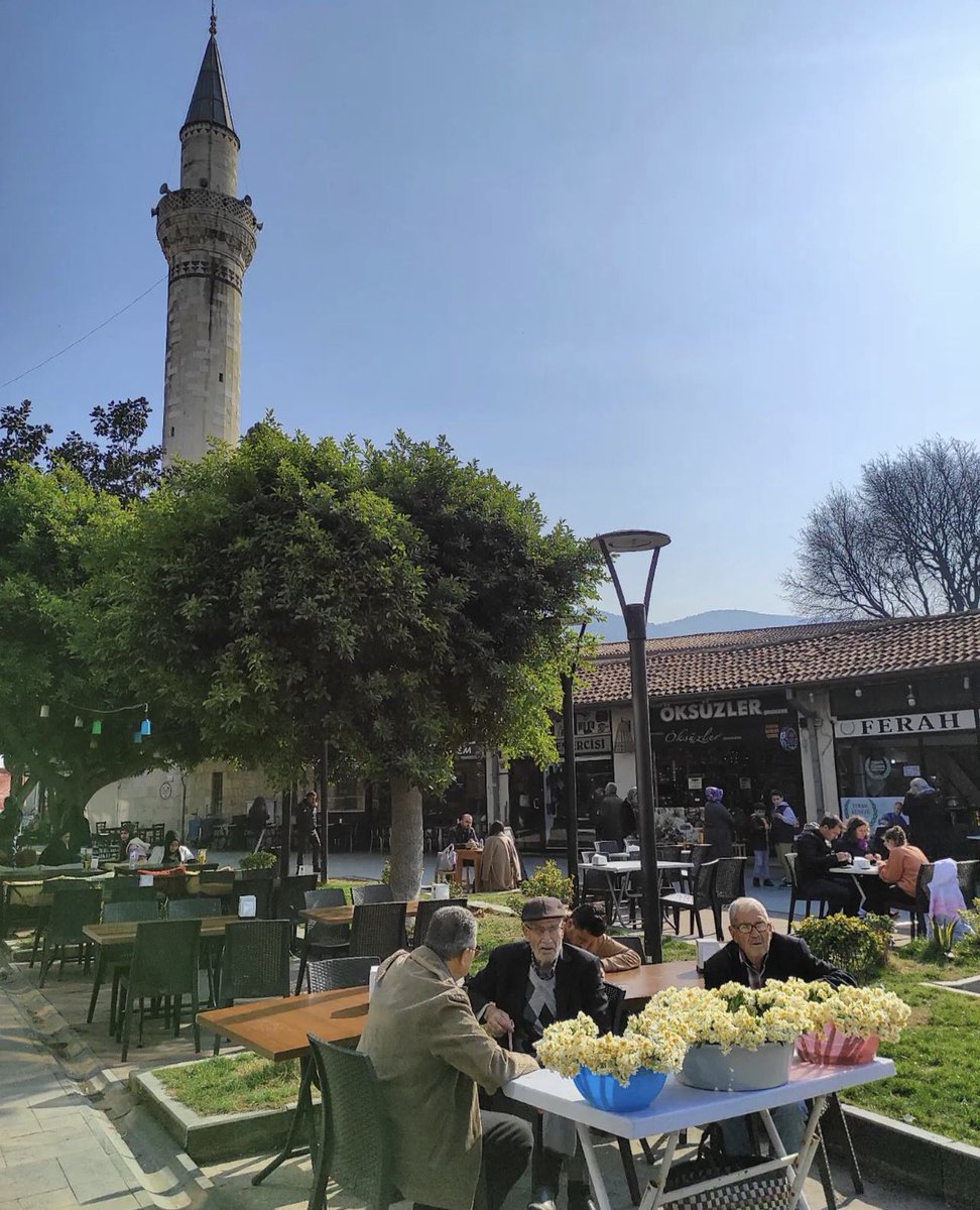 hataylifilozof's tweet photo. Işıltılı sokaklarını,döner kokan mahalleri,künefe yerken dönen muhabbetleri,tarihi sokaklarını…Hatayı daha şimdiden çok özledik.. #geridöneceğizhatay https://t.co/a5TgutldjL