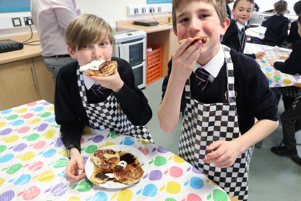 KESBathJunior's tweet photo. Year 5's pancakes look delicious!! #MadeinDT https://t.co/a9mTBu5MYZ