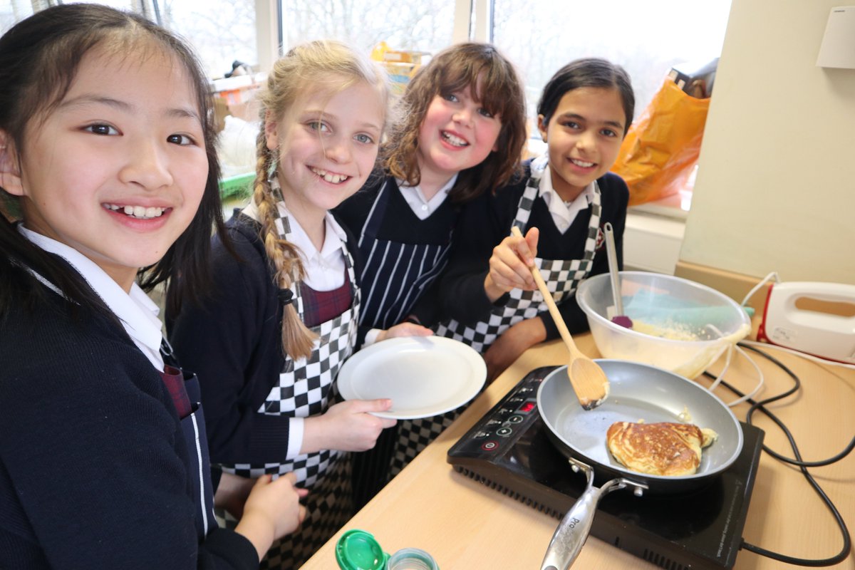 KESBathJunior's tweet photo. Year 5's pancakes look delicious!! #MadeinDT https://t.co/a9mTBu5MYZ