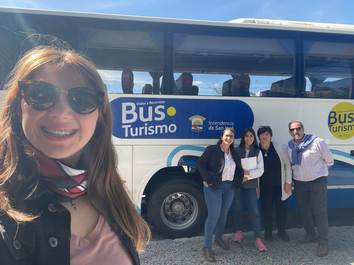 #Felizdía del #Guía de #Turismo!!!
El reconocimiento a los profesionales que resignifican las experiencias de los visitantes y turistas en nuestros destinos !!!

#SanJosé <a href="/sanjosegobierno/">Intendencia de San José</a>🇺🇾 <a href="/sanjose_turismo/">Oficina de Turismo Intendencia de San José</a> ℹ <a href="/regioncentrosur/">DestinoCentroSur</a> <a href="/CamturUruguay/">CAMTUR Uruguay</a> <a href="/Uruguay_Natural/">Uruguay Natural</a> #SomosTurismo