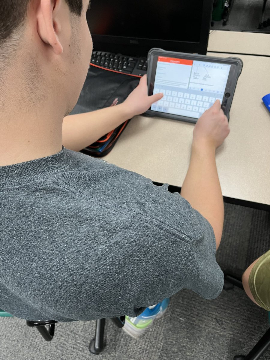 JulieHeffner's tweet image. Student’s using Notability to create an organizational chart for their Food Truck Business.  #shsdigitallearning #4xads #blackhawkpride