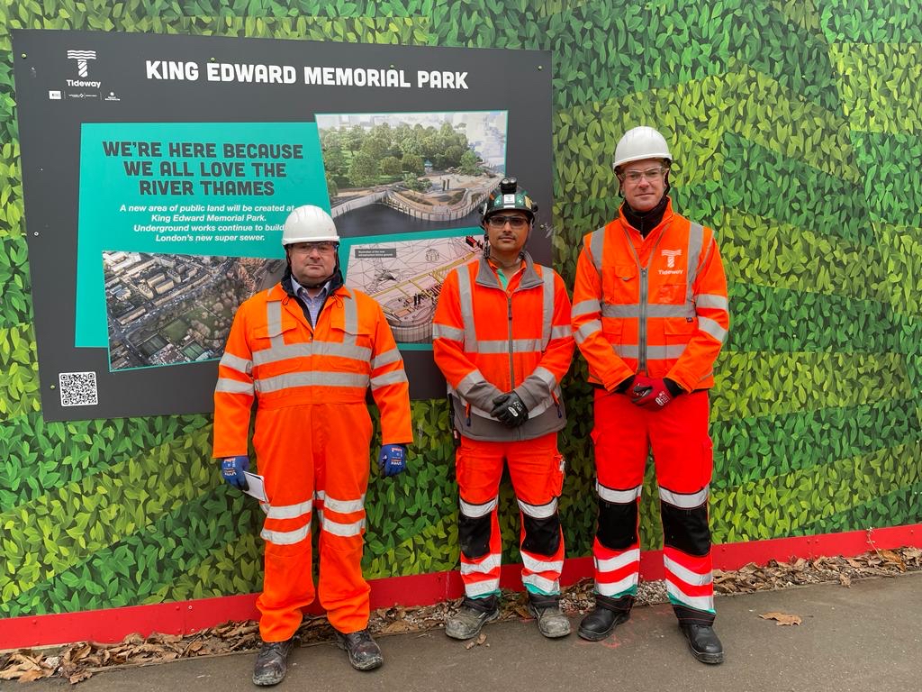 ReliableContLTD's tweet photo. Jon Street Health and Safety Manager and Gavin Kealy, Contracts Manager, attended the Thames Tideway project this morning.

They delivered a toolbox talk on working at height. This was followed by a safety tour of the site.
#opportunity #project #safety #londonjobs #thamestideway https://t.co/Y99ioIT4Z8