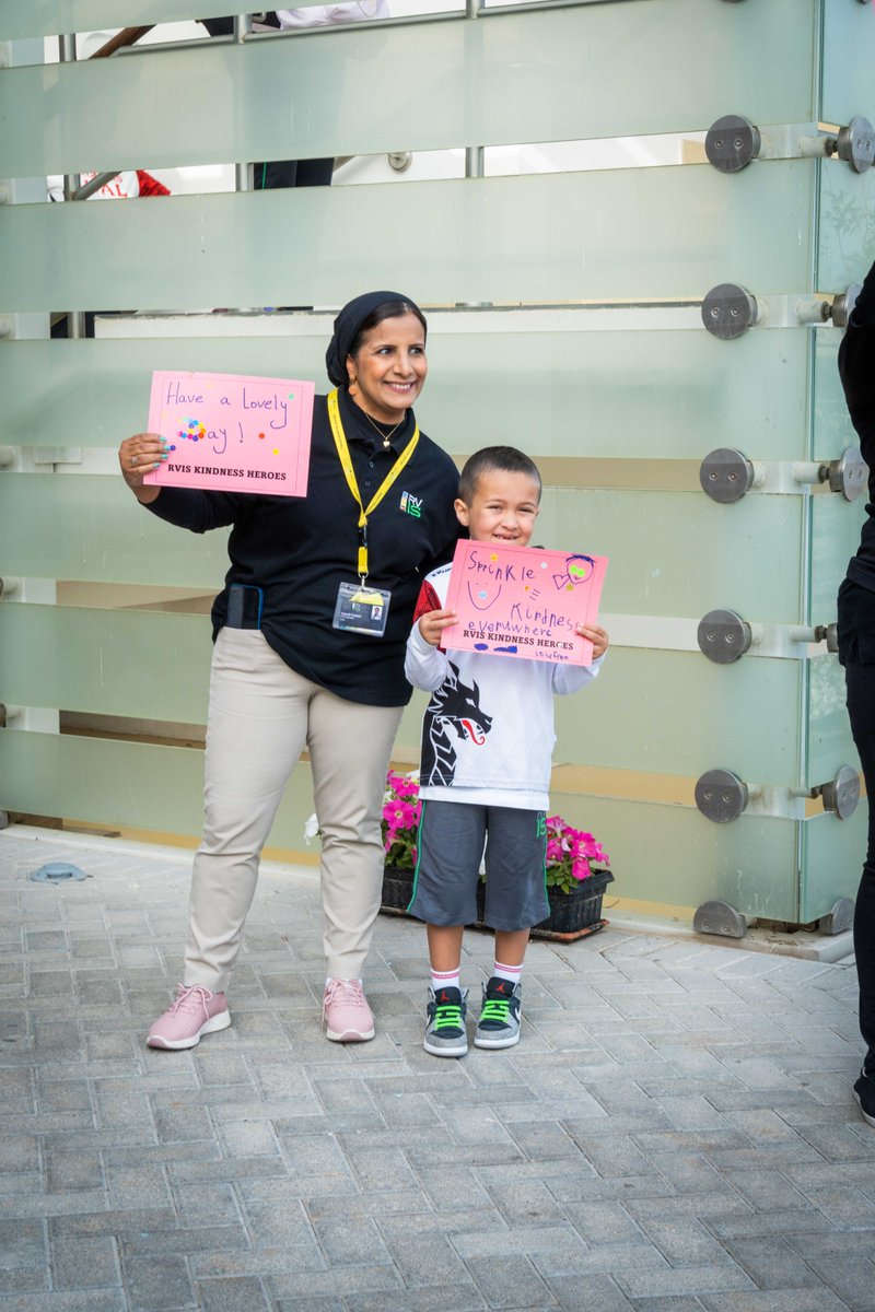 rvis_bh's tweet photo. Our #kindness club and @HanadiRustam were out this morning welcoming everyone to campus. A nice way to start the day! #rvisionaries #issedu #bahrainedu https://t.co/SSJHPQdBqP
