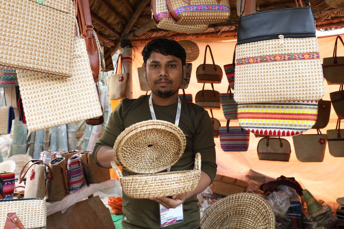 Handmade Bags are a major attraction for visitors this year at Surajkund International Crafts Mela.
Surajkund Crafts Mela, te annual fair conducted by haryana tourism to promote the tradition of Indian handloom and handicrafts.