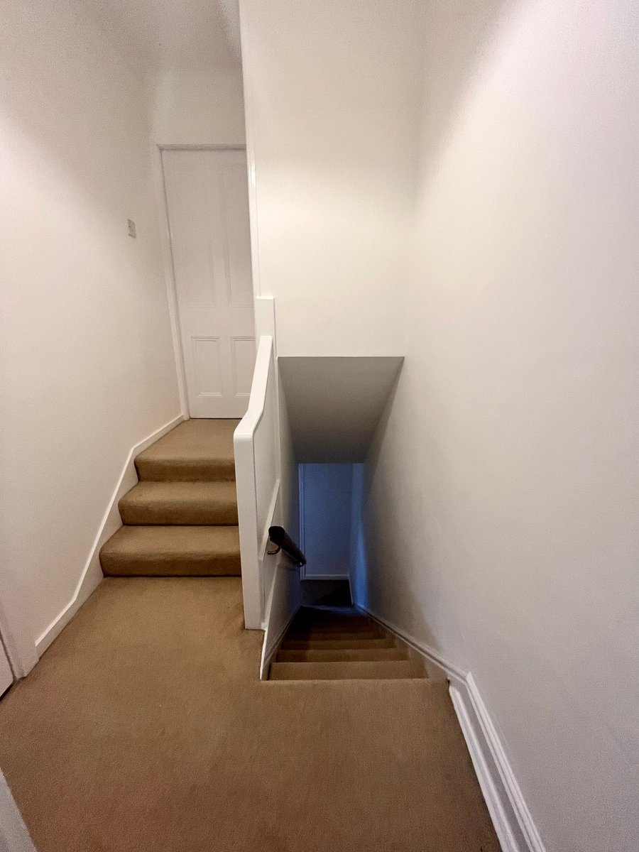 dlowedecorators's tweet photo. Completed work on another domestic property✨���🟢

We completed this look by using Dulux Matt almond cream on all walls and Matt white on the ceiling and stairs. We have glossed all woodwork leaving this home with a fresh new look. 

📧:enquiries@dlowedecorators.co.uk https://t.co/fSB4S29hbk