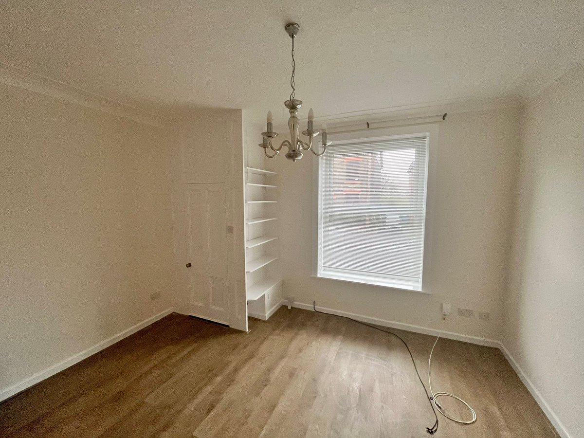 dlowedecorators's tweet photo. Completed work on another domestic property✨���🟢

We completed this look by using Dulux Matt almond cream on all walls and Matt white on the ceiling and stairs. We have glossed all woodwork leaving this home with a fresh new look. 

📧:enquiries@dlowedecorators.co.uk https://t.co/fSB4S29hbk