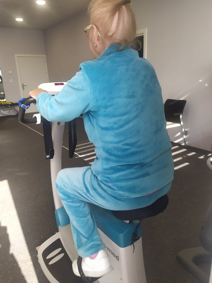 Mireia_Pelaez's tweet photo. Have you trained today?  She is 79, and participates in our @onkofrail trial, in Onkologikoa.
She is improving her performance, and you? 💪🚵‍♀️🏋‍♀️ https://t.co/rzUi0VhEyd