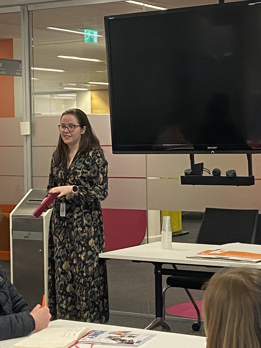 SusanHayes_'s tweet image. I’m having a “moment”!!

@Clodaghsjm18 was in my first ever #TY group at @PwCIreland @pwcirl_careers. Now she’s working here and speaking with my #TYWorkExperience group today. 

You will remember her @niamhaoconnor!

#TheWheelTurns #FullCircle 
@FeargalORourke