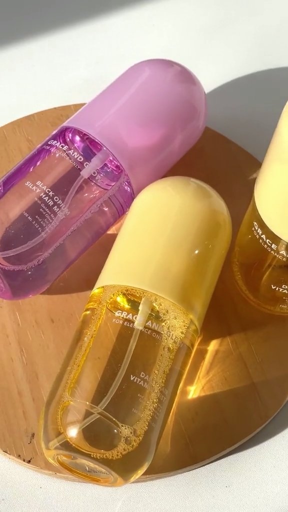 zaiquzai's tweet photo. Pakai yang warna purple ni, I bagi jaminan rambut wangi 24jam walaupun tak mandi 🤣 

Bau kayangan perfume Black Opium YSL tapi harga Rahmah 🫶🏻 https://t.co/HlbonpsYW1