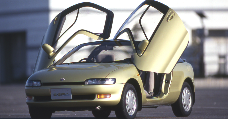 TOYOTA_PR's tweet photo. 33年前の今日は #セラ の発売日！

1990年の今日、｢未来に向けてはばたく夢のある車｣という意を込め発売された｢セラ｣

ガルウィングドアと当時呼ばれていた日本初のバタフライドアと、解放感あふれる｢パノラミックハッチ｣から成る未来的な丸いボデーで、存在感を強烈にアピールしました。