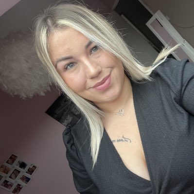 Larachiche1's tweet photo. #NouvellePhotoDeProfil https://t.co/eANctyrF6L