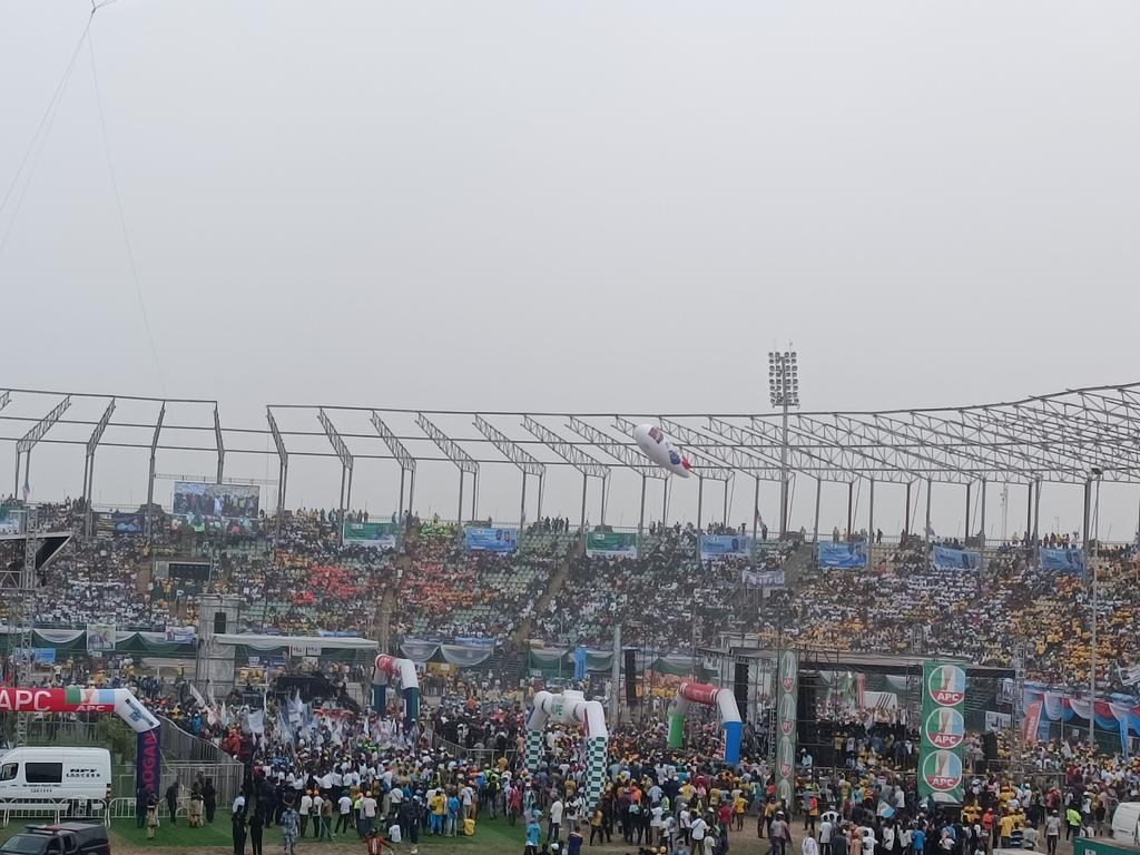 dougie-i-on-twitter-live-at-the-rally-no-be-mouth-una-wey-dey