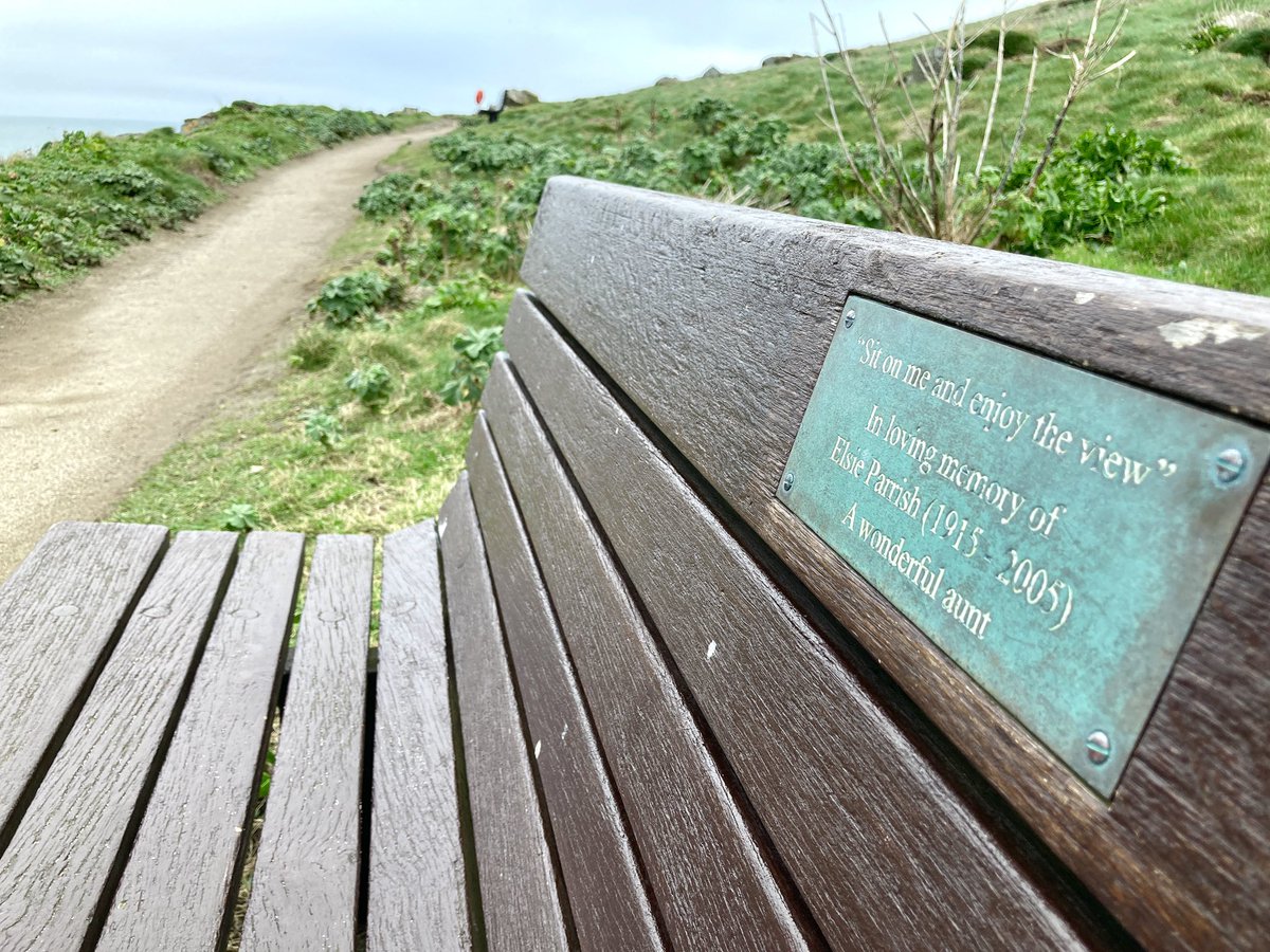 wurdsmyth's tweet image. The origin of the ‘Auntie Sue’ bench dedication in #AllMyLove - I have wanted to put this into a book for years since I first encountered this bench on The Island, in St Ives. 

Cheers, Elsie! ☺️💕

linktr.ee/allmylovebook

#CornwallROCKS 
#BookInspiration