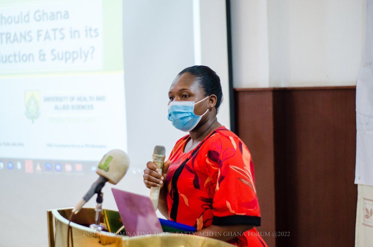 InslaGhana's tweet photo. Dr Phyllis Addo, Lecturer and Researcher @UHASGhana speaking on the negative health impacts of the consumption of diets high in Trans fats during a stakeholder’s training workshop, such as strokes, heart diseases, etc. https://t.co/TZQduJAjyD