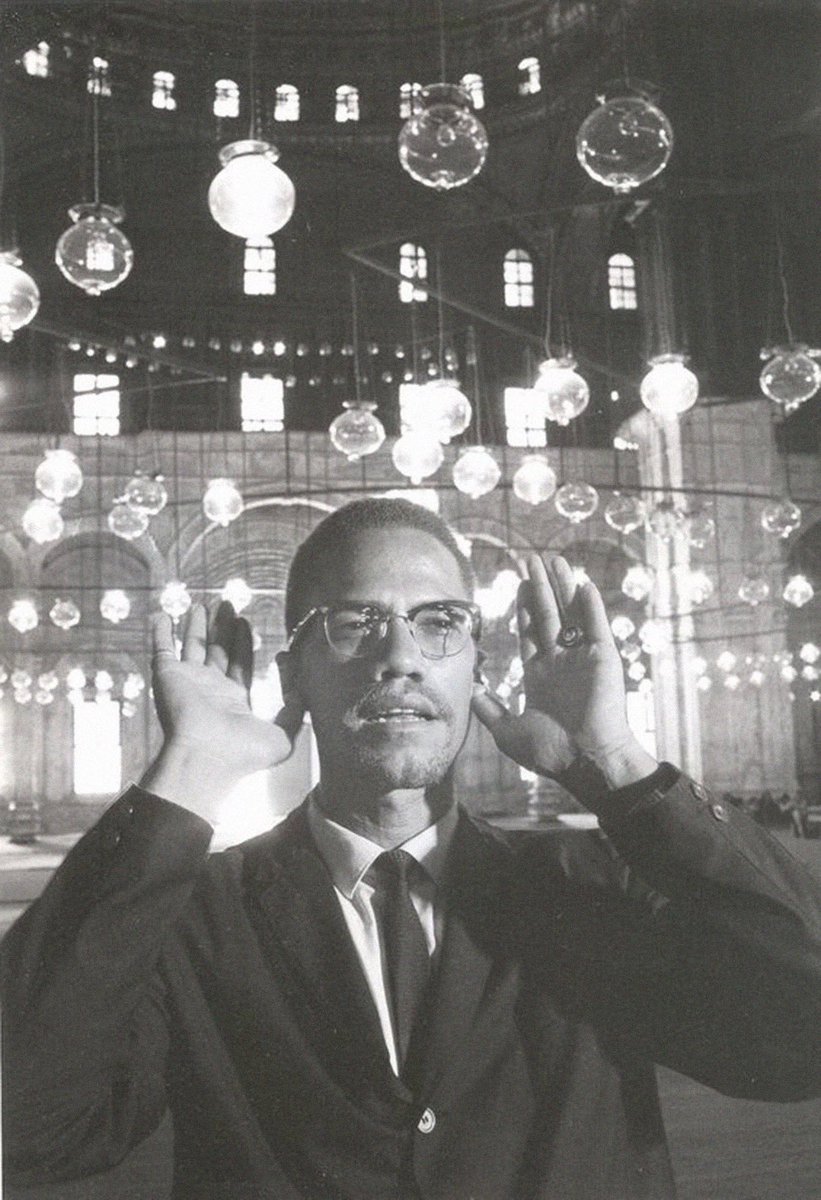 Alhamdhulillaah's tweet photo. Al-Ḥajj Malik Al-Shabazz رحمه الله [Malcolm X] was martyred on this day in 1965. 

“One of the main things that I read about it that appealed to me was in Islam a man is honored as a human being and not measured by the color of his skin.”

May Allāh grant him Jannah. https://t.co/GqNzOUUQ1A
