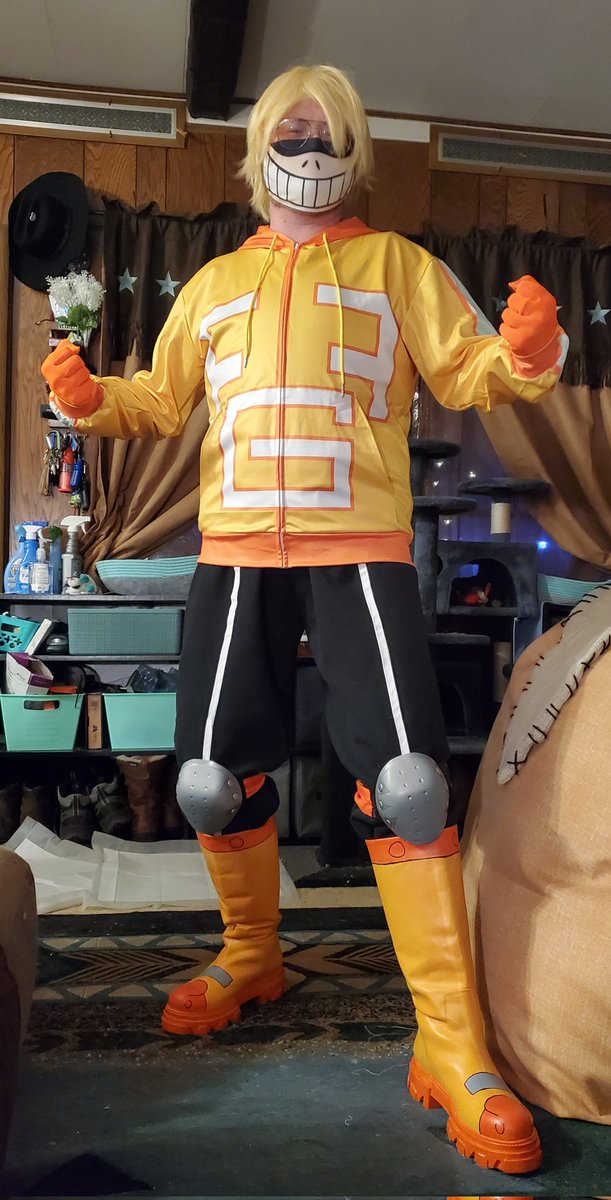 RhythmRender's tweet photo. Farmgum of #Katsucon2022 vs #Fatgum of #Katsucon2023!
#cosplay #bnha #mha https://t.co/V9oLQsqNWx