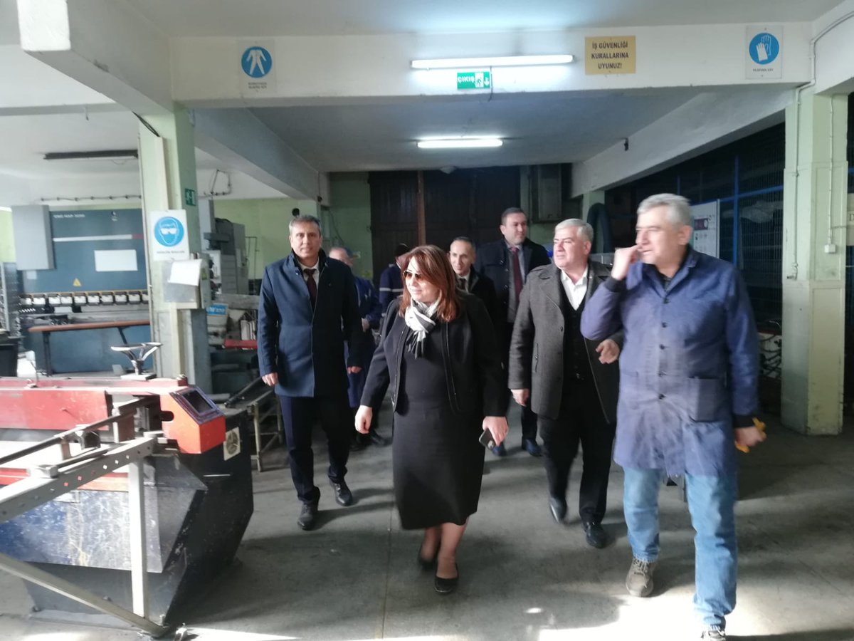 Meslek liselerimizdeki üretim kapasitemizi depremzede vatandaşlarımız için seferber ediyoruz. Atatürk MTAL öğretmen ve öğrencilerimiz soba üretimine devam ediyor.

<a href="/tcmeb/">Millî Eğitim Bakanlığı</a> <a href="/pervin_tore/">Pervin TÖRE</a>