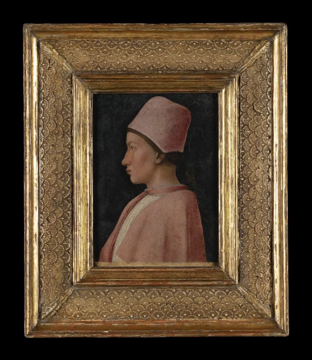 Capodimonte_mus's tweet photo. Una nuova #cornice 🖼️ per il Ritratto di Francesco Gonzaga di Andrea Mantegna: provenienza veneta, 1480 di sagoma “a cassetta” convessa con ventagli a rilievo in pastiglia, bordi interno ed esterno in legno modanato, dorato ad oro zecchino su preparazione a bolo rosso aranciato https://t.co/SIL6KJ4sxc