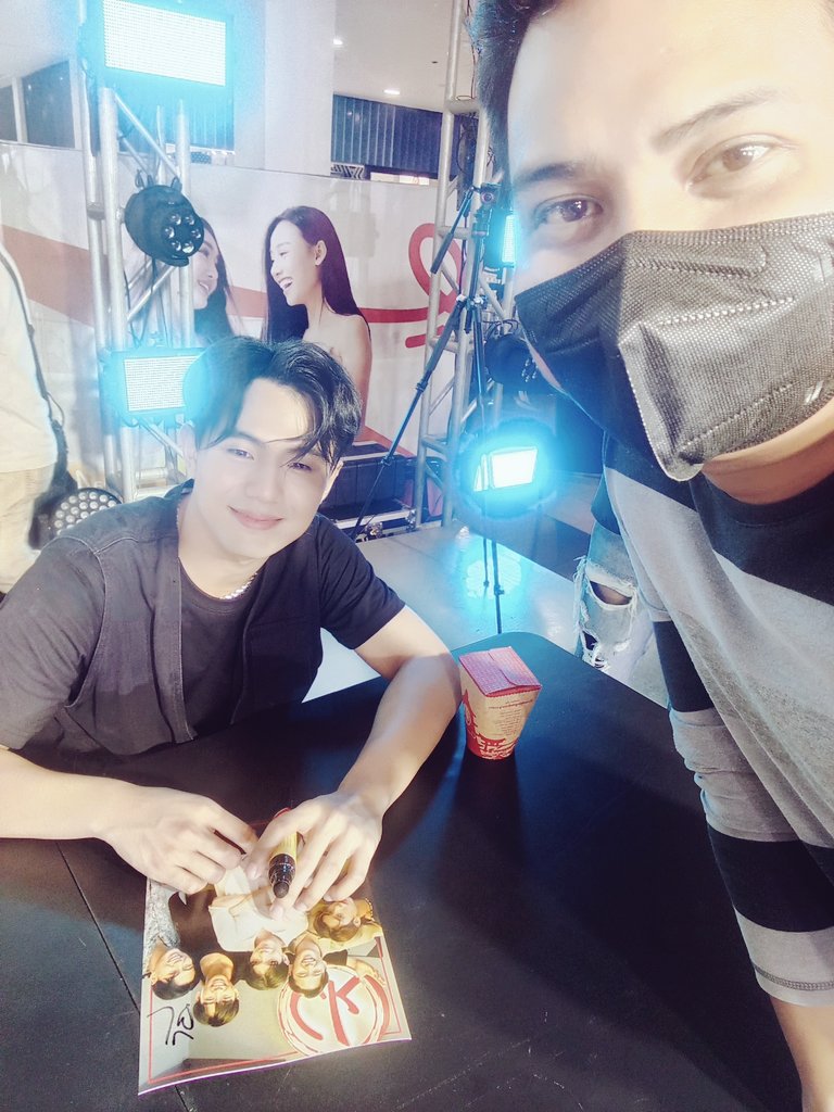 Frely1215's tweet image. #BGYO_BeUs2ndAnnivMallTour 
#harborpoint❤️