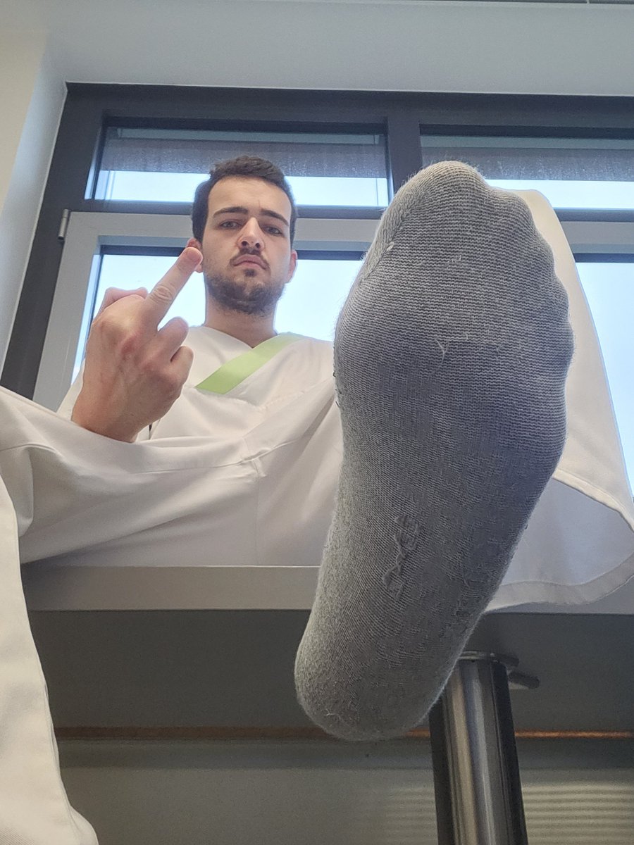 Cashmaster_lh's tweet photo. Die sniffigen Socken in deine beta fresse!
#feetseller #feetfinder #feetfethish #feetpicsforsales #Cashmaster€ #paypig #paysub https://t.co/Bjfc9o7sHL