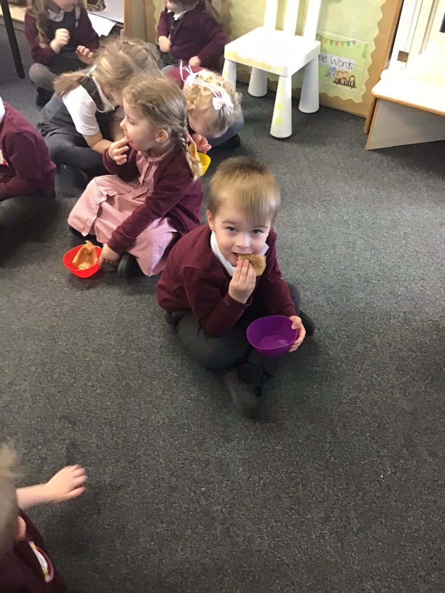 Morning Nursery have been making pancakes 🥞 they were delicious 😋 we can’t wait to make some more with afternoon Nursery <a href="/DartonPrimary/">Darton Primary Sch</a>