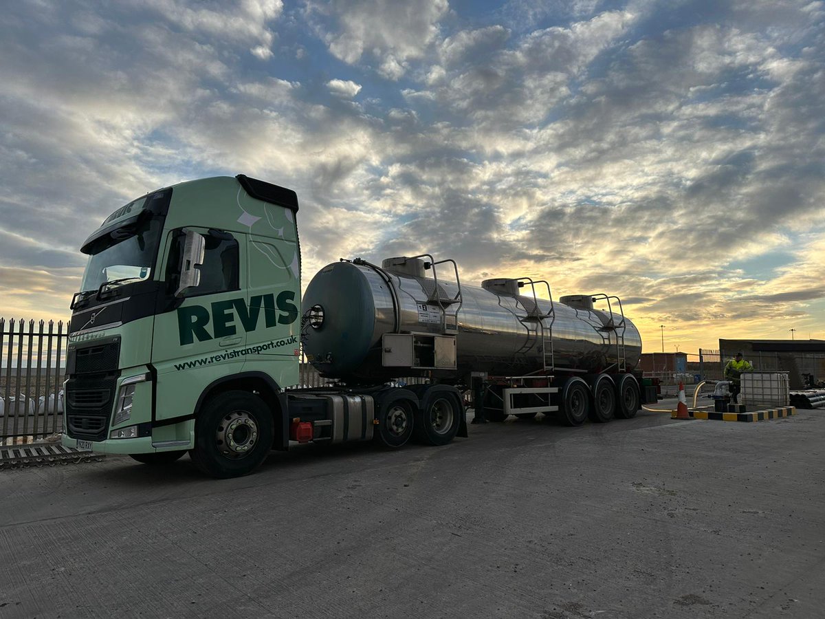 NitraSol's tweet photo. This morning, we sent the first supply of liquid fertiliser out on delivery to a farm from yesterday's global shipment.
#liquidfertiliser #agriculture #shipment #delivery #farmdelivery https://t.co/vVnWIyQBQ0