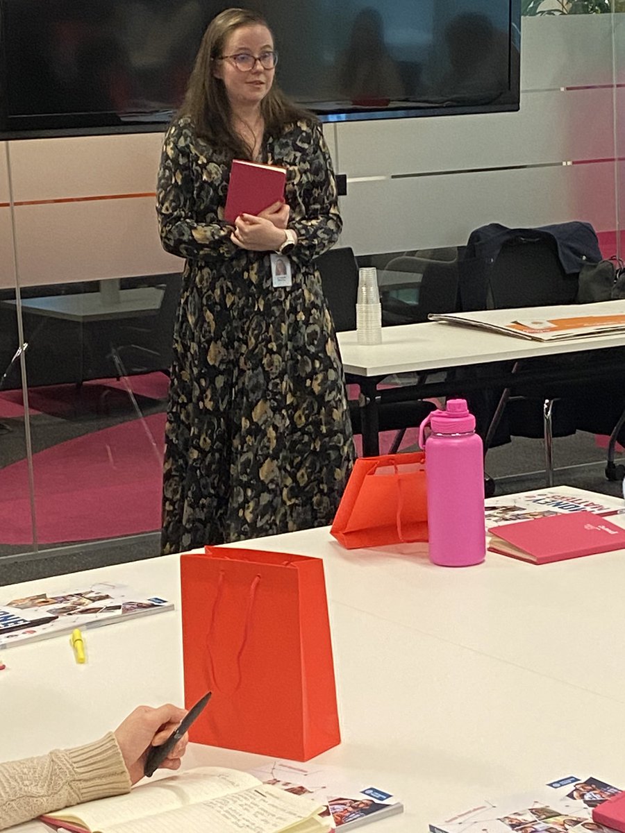 SusanHayes_'s tweet image. Reassuringly, @Clodaghsjm18 points out to our @PwCIreland @pwcirl_careers #TYWorkExperience group that you don’t need to know exactly what you want to do in order to make good #CAO decisions.