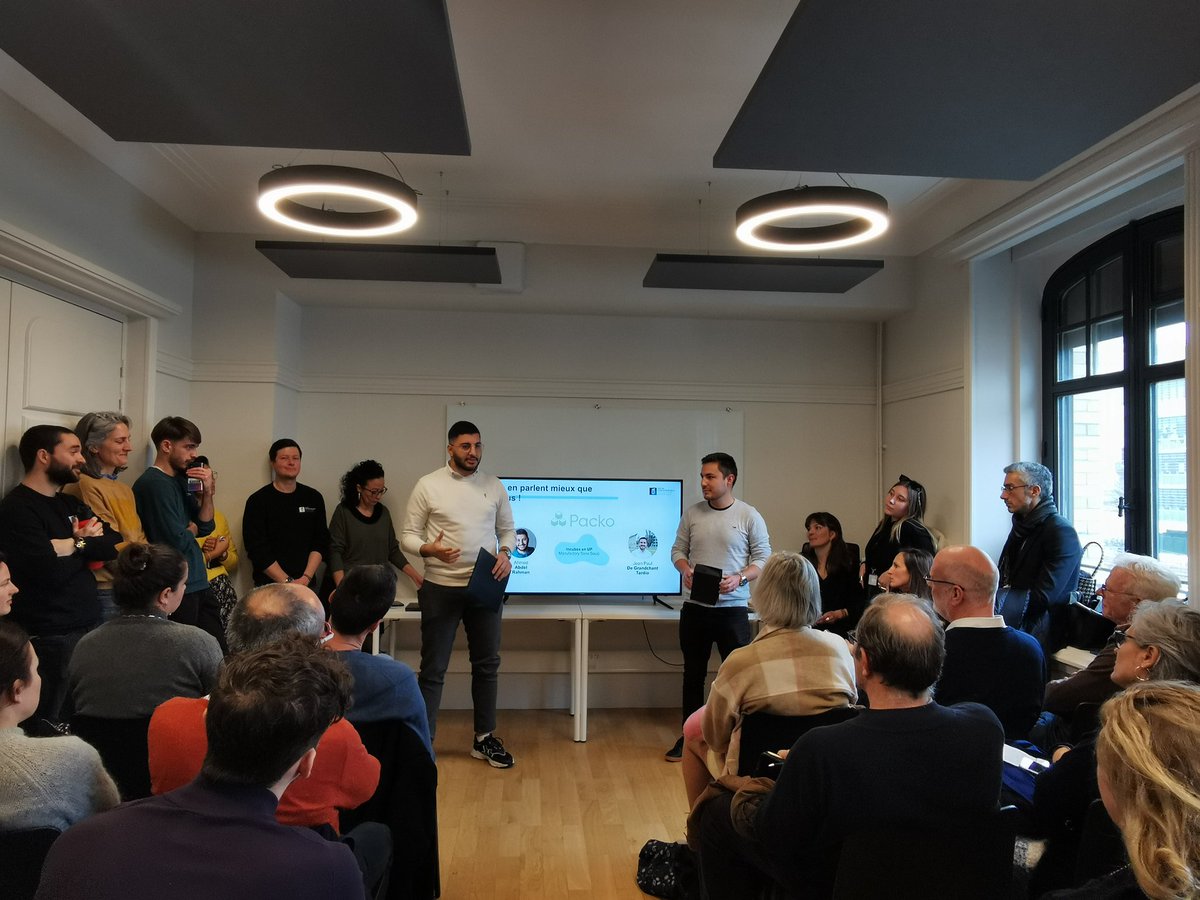 CMinicillo's tweet photo. Le Crédit Agricole Centre-Est présent au rdv Lyve au Centre d'Entrepreneuriat Lyon St Étienne (CELSE) pour une présentation de son activité et projets.Une intervention du réseau mentorat d'entrepreneurs a clôturé la matinale #cacentrest #celse #lyve https://t.co/bi26DVEMmQ