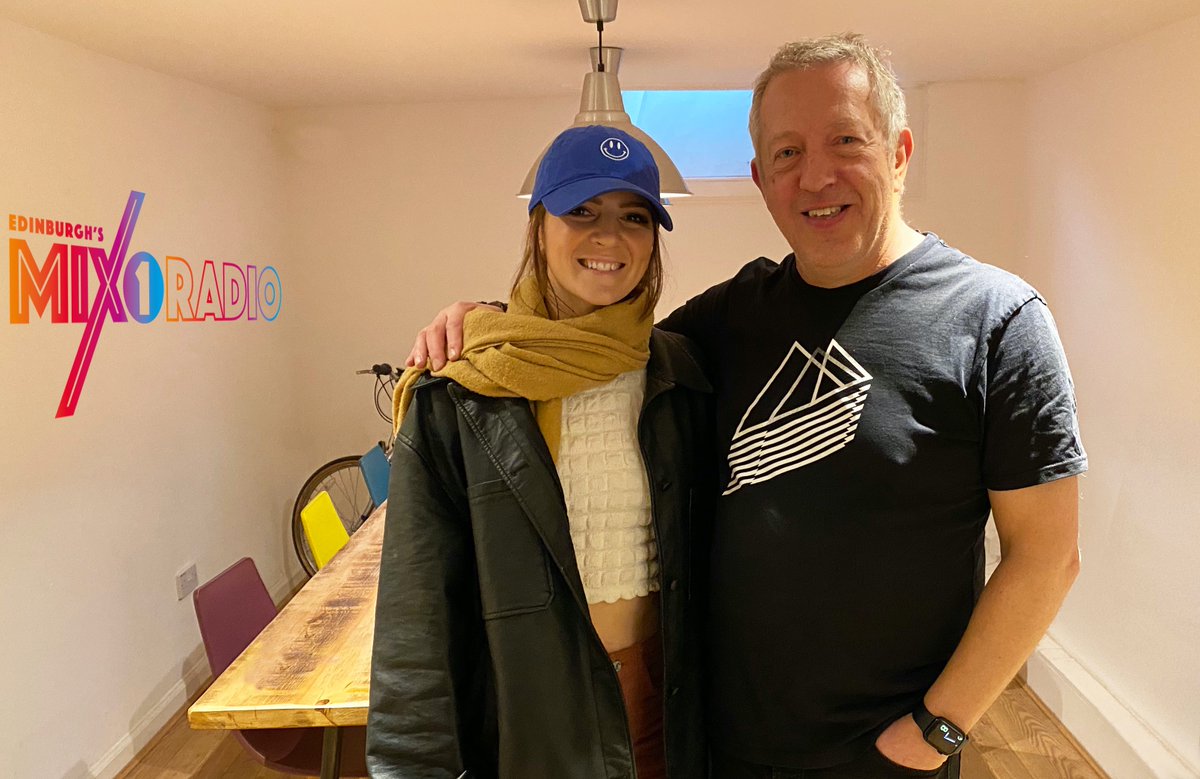 Edge2Edinburgh's tweet photo. #Mix1LiveLounge #EmergingArtists For those that missed Julia Kahn on The BIG Breakfast this morning, we'll be repeating her 'live' session at the weekend and pop a video of the session up on our YouTube channel. Gorgeous girl, great voice and amazing songwriter! https://t.co/OKs41EsSNv
