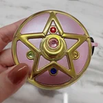 セーラームーン!「クリスタルスターコンパクト」モチーフのAirPodsケース!