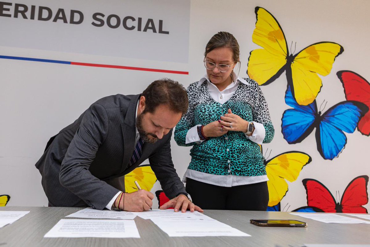ProsperidadCol's tweet photo. Recibimos como dir. de Infraestructura Social y Hábitat al ing. civil con orientación al desarrollo comunitario y uso de energías renovables, magister en admon de negocios y esp. en gerencia de proyectos de ing, Eduardo Mesa. Más de 20años liderando proyectos en comunidad rural. https://t.co/ohiUybMSfH