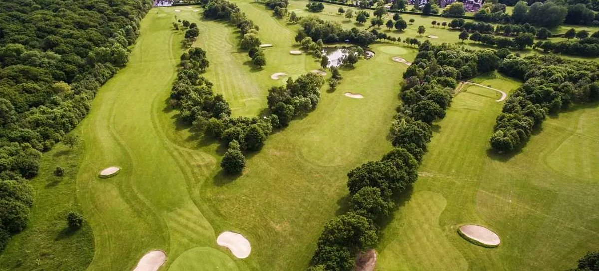 buff.ly/3xBBkUG West Essex Golf Club is a traditional parkland course set on the border between London and Essex On the course Deer roam there freely, there is also a large variety of birds including kestrels, pheasants, foxes.and amphibians have places to go @WestEssexGC