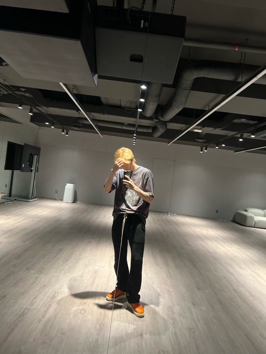 성 tweet media