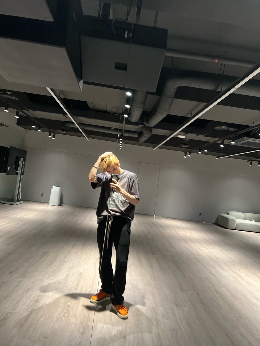 성 tweet media