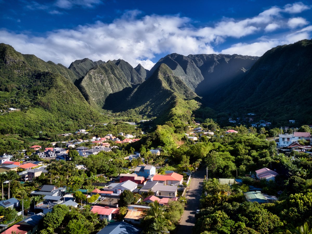 ReunionTourisme's tweet image. 💚VOTEZ POUR L&apos;ENTRE-DEUX !🗳

Le joli petit village du sud de La Réunion a été sélectionné pour être &quot;Le village préféré des Français 2023&quot;.  

Elisez-le ici ➡francetelevisions.fr/et-vous/partic…

#LaReunion @france3 @bernstephane