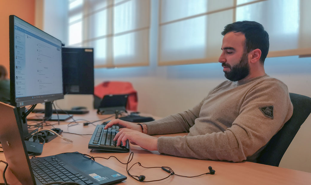 IdeaTechSrl's tweet photo. Quando ti affidi a un'azienda di software per sviluppare il tuo progetto, assicurati di evitare problemi di pianificazione, tempo e budget poco chiari. 

Contattaci per scoprire come possiamo aiutarti a portare la tua attività al livello successivo https://t.co/8ZYrR8r9MQ

#Slick https://t.co/WjIDvbzzo3