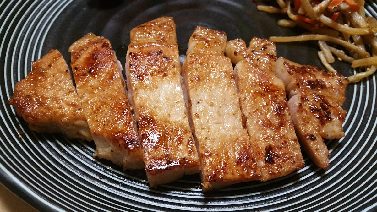 anagaduchi's tweet photo. 出来上がりの量：ソテー肉1枚分
・味噌 大さじ1.5
・酒 大さじ2
・醤油 大さじ1
・味醂 大さじ1
・砂糖 こさじ半分
・葫、生姜、一味、胡椒、山椒 お好みで https://t.co/Jys1K0W2Oz