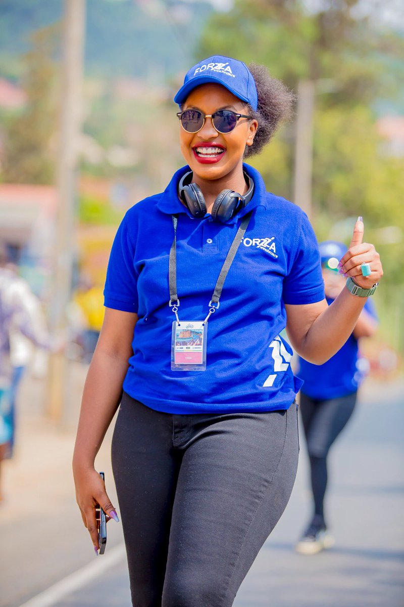 imfuraluc01's tweet photo. #TdRwanda23
Mu kanya saa 14H00 i Musanze ni 🔥 Hamwe na #DJBISSOSO 👌🏾
Ntucikwe kuri Stand ya @Forzzagaming Ubundi uryoherwe n’umuziki nyawo, Dukomeza Guteega kuri #ForzzaRwanda
#Forzzaniiyawe #Nyukiraikinga
@bbfmumwezi 95.3 FM https://t.co/HxKsvryXY9