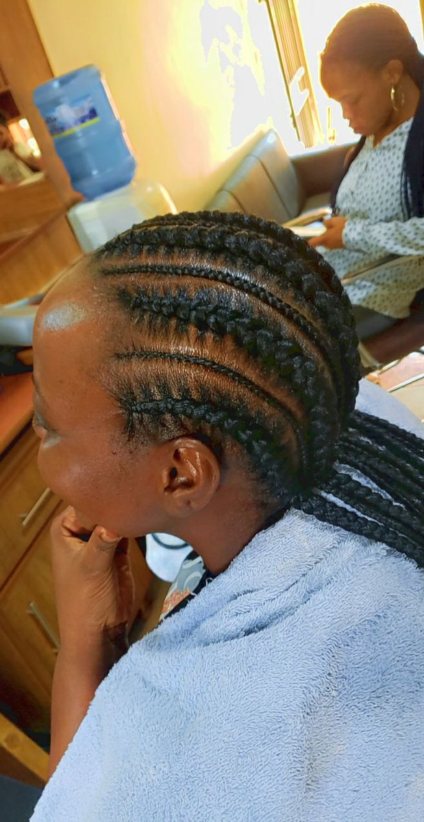 KingsBLug's tweet photo. Your long, running hair makes you feel comforted and safe when our @kingsbeautyloungeug specialists give you the best braids in Kampala and around.

Our team will handle you with a professional touch.

Please contact us today on 0750438298 for more inquiries

#Braids https://t.co/1mtTVWICsc
