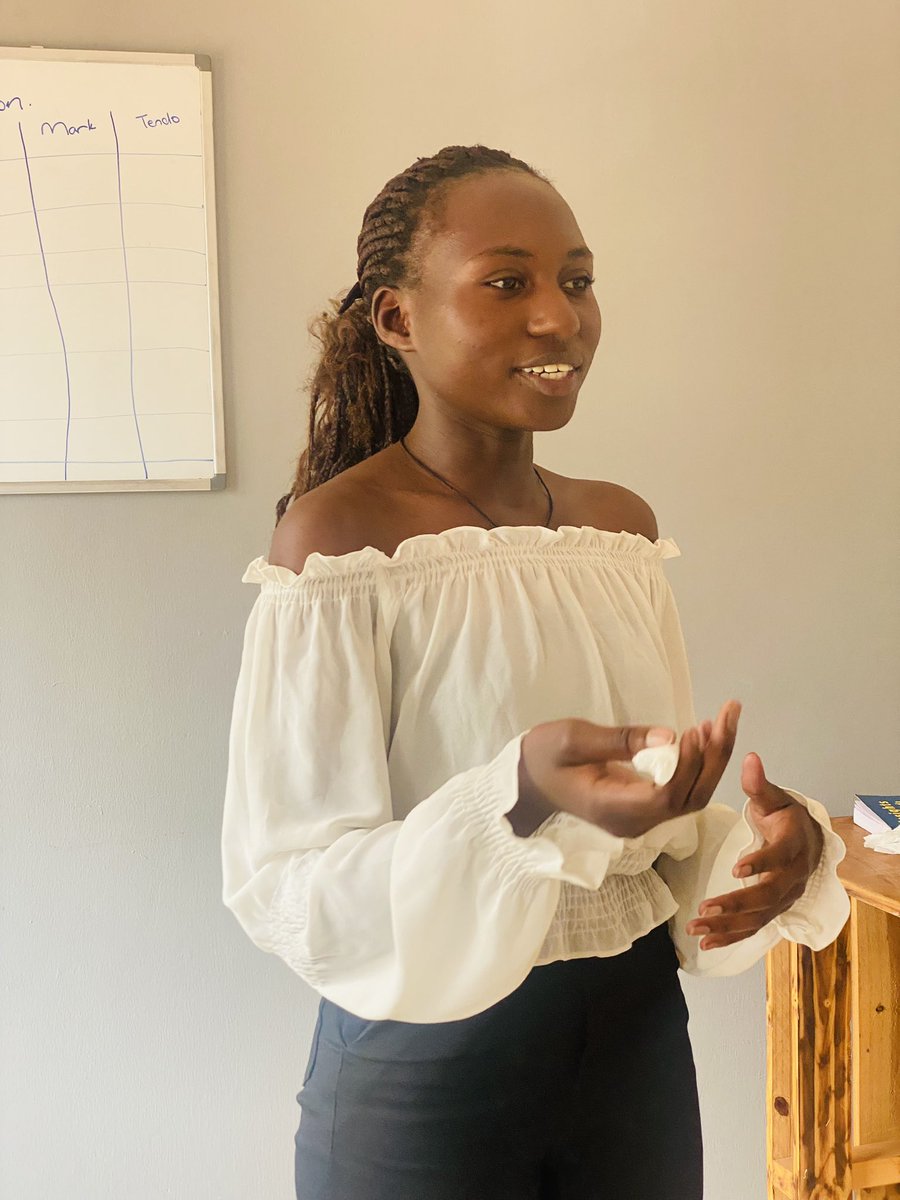 BoundlessMinds_'s tweet image. Another Boundless Corps session here at @BoundlessMinds_ 

Today, we discussed effective communication and presentation and the mentees were tasked to present some of their personal projects using the ‘elevator pitch’ model. 

It was a fun filled session of interaction ♥️